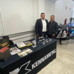 Representantes de Kennametal en su stand oficial durante el Tech Day 2025 en Chihuahua