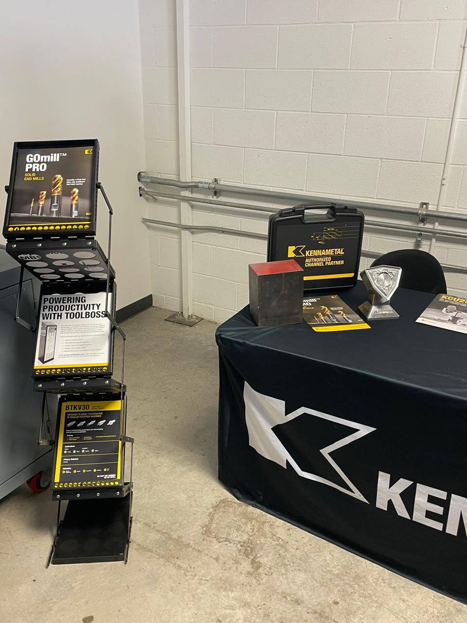 Información técnica sobre la herramienta GOmill PRO en el stand de Kennametal